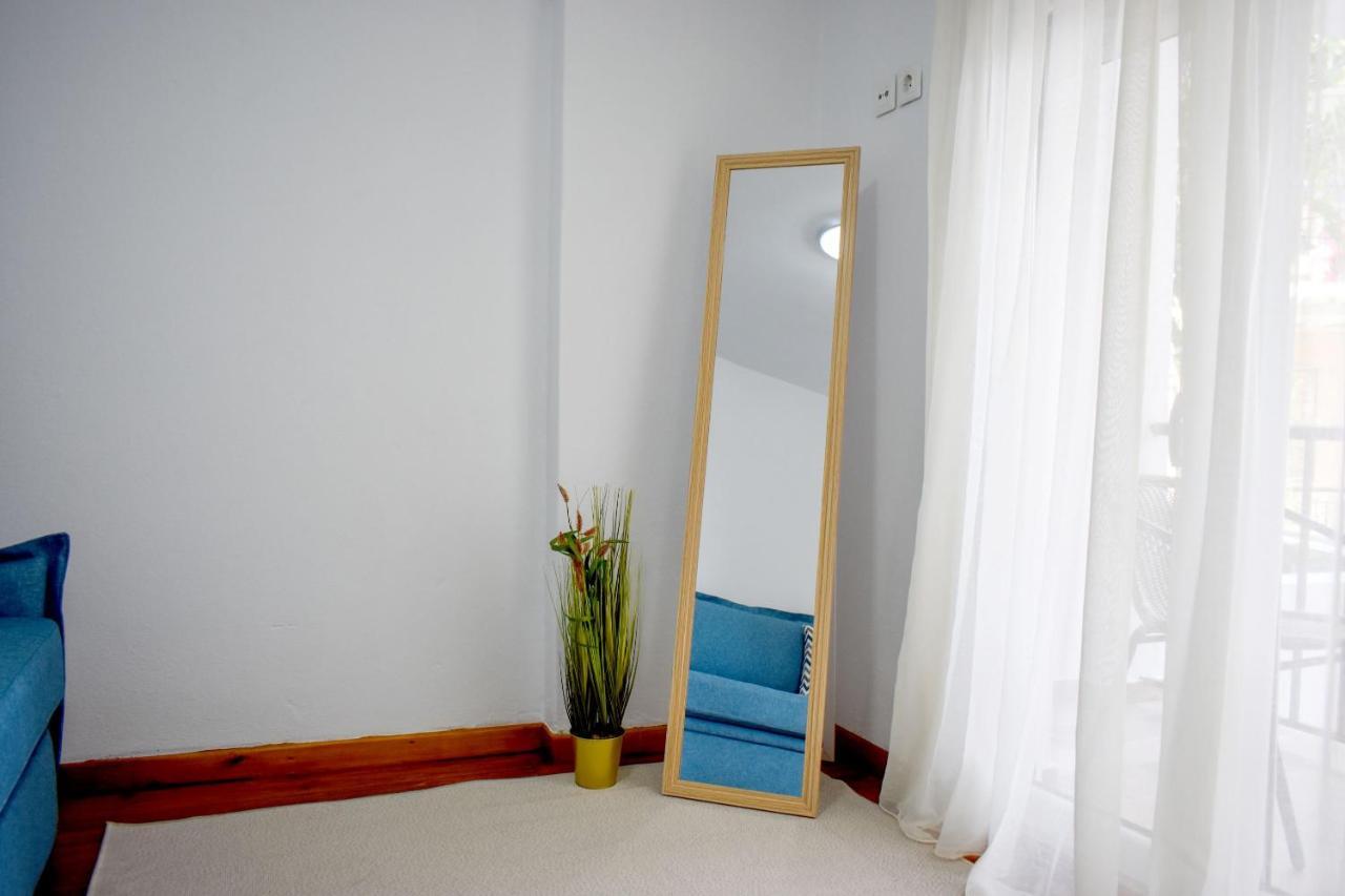 La Maison Plakes 3 Bdr Apt Skiathos Town Bagian luar foto